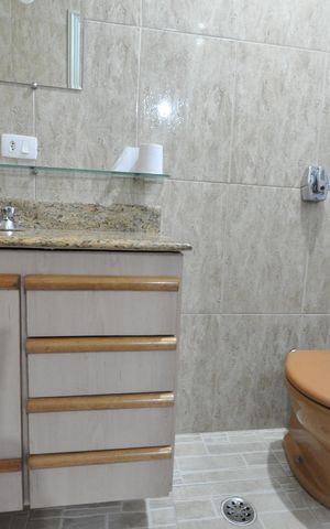 Casa à venda com 370m², 5 quartos e 6 vagasBanheiro da Suíte 3