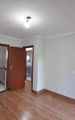 Casa à venda com 370m², 5 quartos e 6 vagasSuíte 1