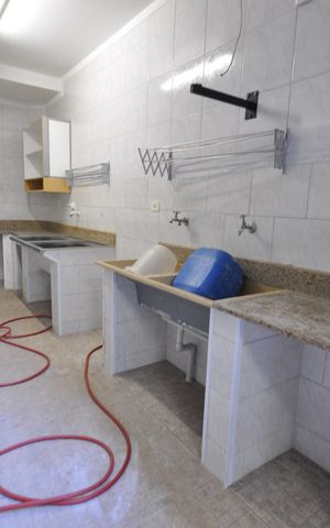 Casa à venda com 370m², 5 quartos e 6 vagasÁrea de serviço 2