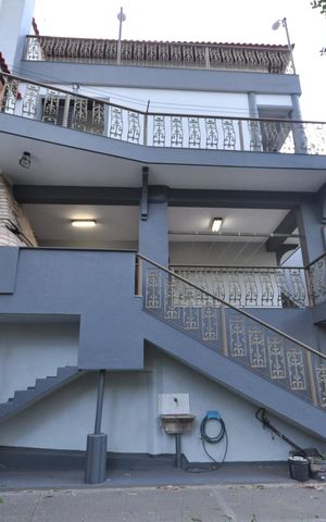 Casa à venda com 370m², 5 quartos e 6 vagasFachada 