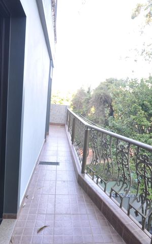 Casa à venda com 370m², 5 quartos e 6 vagasSacada da Suíte 2