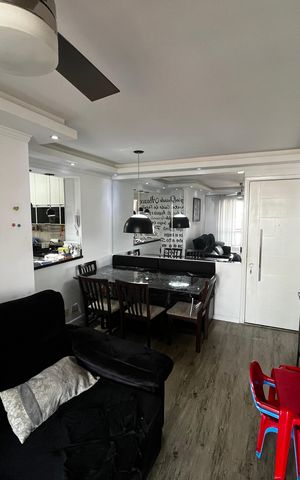 Apartamento à venda com 57m², 2 quartos e 2 vagas Apartamento à venda com 57m², 2 quartos e 2 vagasSala