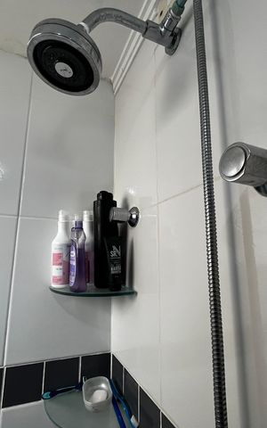 Apartamento à venda com 57m², 2 quartos e 2 vagas Apartamento à venda com 57m², 2 quartos e 2 vagasBanheiro da Suíte