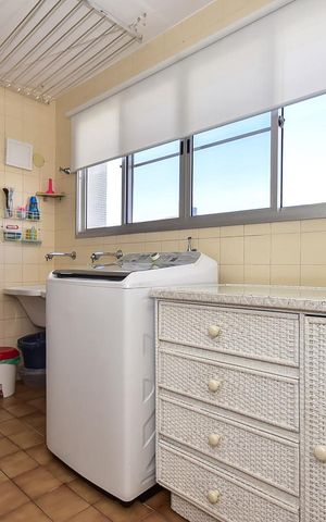 Apartamento à venda com 157m², 3 quartos e 4 vagasÁrea de Serviço