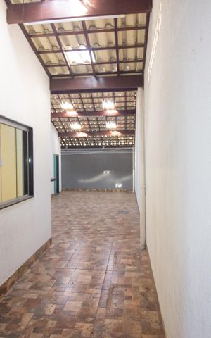 Casa à venda com 245m², 4 quartos e 8 vagas Casa à venda com 245m², 4 quartos e 8 vagasÁrea externa