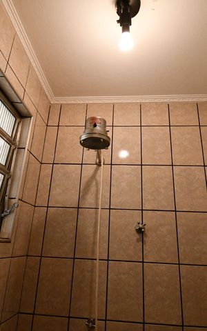 Casa à venda com 280m², 3 quartos e 2 vagasBanheiro de Serviço