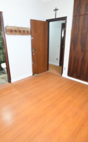 Casa à venda com 280m², 3 quartos e 2 vagasSuíte 2