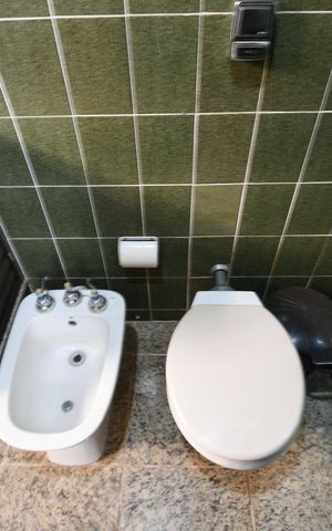 Casa à venda com 280m², 3 quartos e 2 vagasBanheiro da Suíte 2