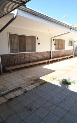 Casa à venda com 280m², 3 quartos e 2 vagasQuintal