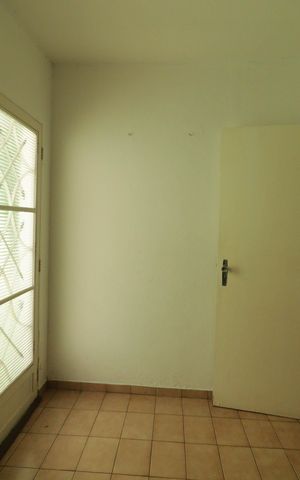 Casa à venda com 104m², 2 quartos e 3 vagas Casa à venda com 104m², 2 quartos e 3 vagasQuarto