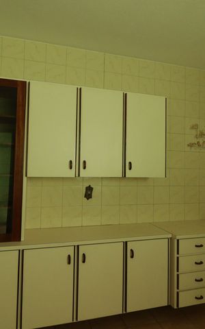 Casa à venda com 104m², 2 quartos e 3 vagas Casa à venda com 104m², 2 quartos e 3 vagasCozinha