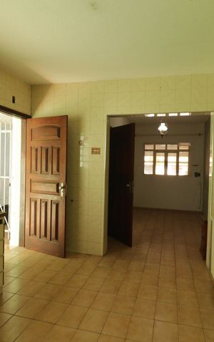 Casa à venda com 104m², 2 quartos e 3 vagas Casa à venda com 104m², 2 quartos e 3 vagasCozinha