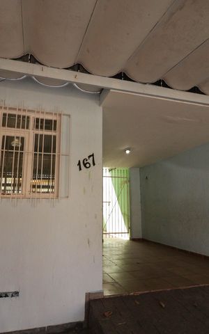 Casa à venda com 104m², 2 quartos e 3 vagas Casa à venda com 104m², 2 quartos e 3 vagasQuintal