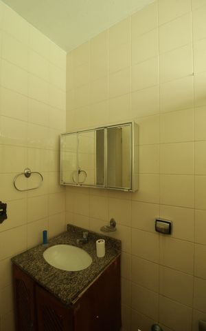 Casa à venda com 104m², 2 quartos e 3 vagas Casa à venda com 104m², 2 quartos e 3 vagasBanheiro