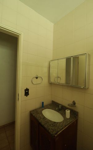 Casa à venda com 104m², 2 quartos e 3 vagas Casa à venda com 104m², 2 quartos e 3 vagasBanheiro