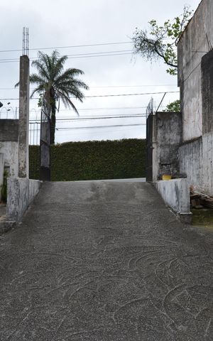 Casa à venda com 294m², 2 quartos e 6 vagasQuintal