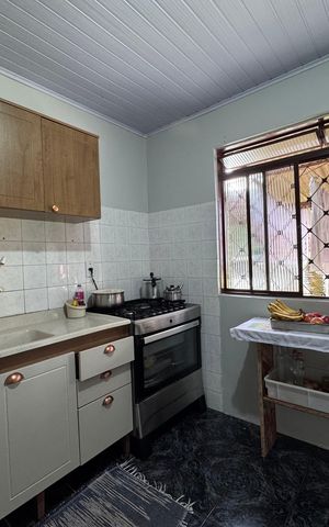 Casa à venda com 400m², 1 quarto e 1 vaga Casa à venda com 400m², 1 quarto e 1 vagaCozinha