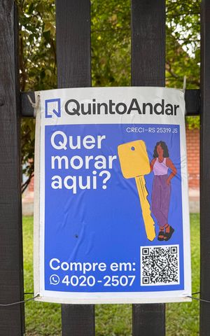 Casa à venda com 400m², 1 quarto e 1 vaga Casa à venda com 400m², 1 quarto e 1 vagaPlaquinha