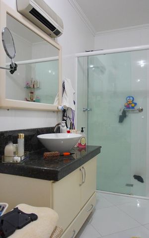 Apartamento à venda com 230m², 4 quartos e 2 vagasBanheiro da Suíte