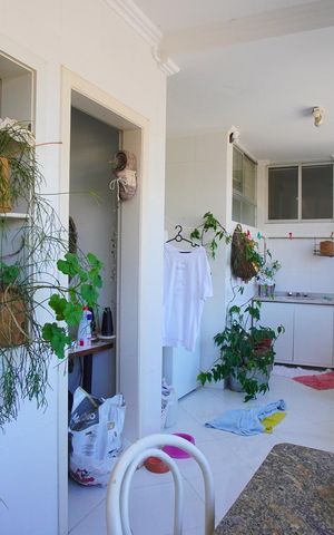 Apartamento à venda com 230m², 4 quartos e 2 vagasCozinha e Área de Serviço