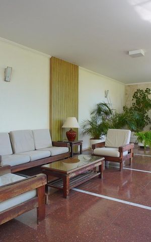 Apartamento à venda com 230m², 4 quartos e 2 vagasHall social