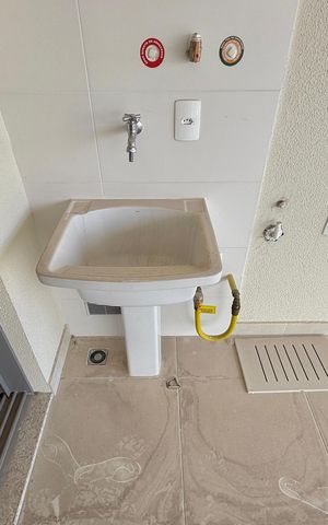 Apartamento à venda com 77m², 2 quartos e 1 vaga Apartamento à venda com 77m², 2 quartos e 1 vagaÁrea de Serviço