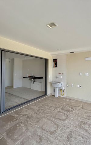 Apartamento à venda com 77m², 2 quartos e 1 vaga Apartamento à venda com 77m², 2 quartos e 1 vagaVaranda