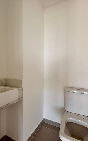 Apartamento à venda com 77m², 2 quartos e 1 vaga Apartamento à venda com 77m², 2 quartos e 1 vagaLavabo