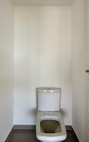 Apartamento à venda com 77m², 2 quartos e 1 vaga Apartamento à venda com 77m², 2 quartos e 1 vagaLavabo