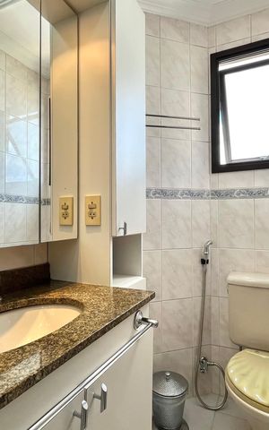 Apartamento à venda com 72m², 3 quartos e 2 vagas Apartamento à venda com 72m², 3 quartos e 2 vagasBanheiro da Suíte