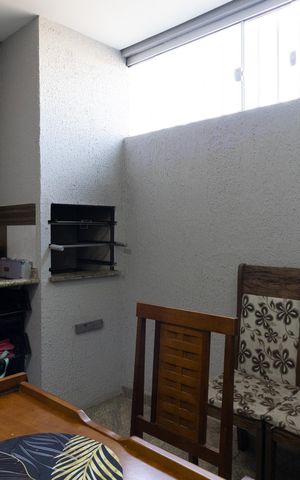 Casa à venda com 239m², 3 quartos e 2 vagas Casa à venda com 239m², 3 quartos e 2 vagasCozinha