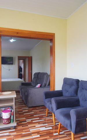 Casa à venda com 200m², 4 quartos e 1 vagaÁrea de Serviço