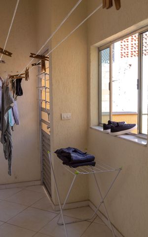 Casa à venda com 385m², 4 quartos e 6 vagas Casa à venda com 385m², 4 quartos e 6 vagasÁrea de Serviço