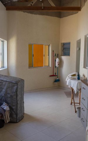 Casa à venda com 385m², 4 quartos e 6 vagas Casa à venda com 385m², 4 quartos e 6 vagasÁrea de Serviço