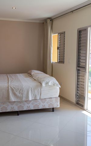 Casa à venda com 385m², 4 quartos e 6 vagas Casa à venda com 385m², 4 quartos e 6 vagasSuíte 1