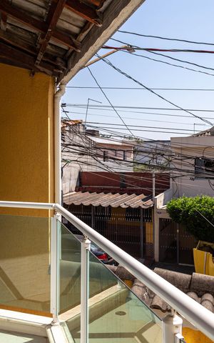 Casa à venda com 385m², 4 quartos e 6 vagas Casa à venda com 385m², 4 quartos e 6 vagasVaranda da Suíte 1