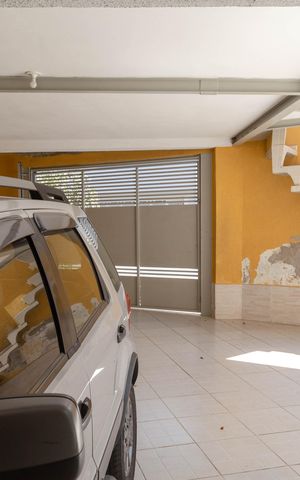 Casa à venda com 385m², 4 quartos e 6 vagas Casa à venda com 385m², 4 quartos e 6 vagasGaragem