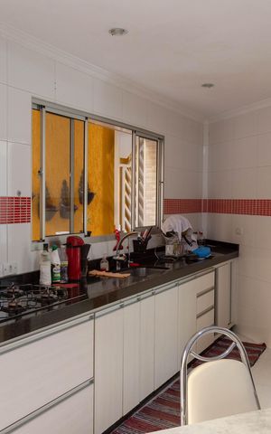 Casa à venda com 385m², 4 quartos e 6 vagas Casa à venda com 385m², 4 quartos e 6 vagasCozinha