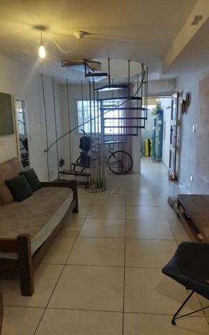 Casa à venda com 95m², 2 quartos e 1 vaga