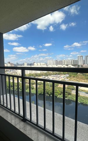 Apartamento à venda com 70m², 3 quartos e 2 vagas Apartamento à venda com 70m², 3 quartos e 2 vagasVaranda