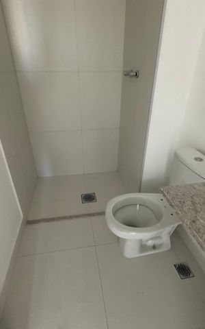 Apartamento à venda com 70m², 3 quartos e 2 vagas Apartamento à venda com 70m², 3 quartos e 2 vagasBanheiro