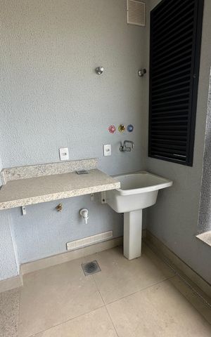 Apartamento à venda com 70m², 3 quartos e 2 vagas Apartamento à venda com 70m², 3 quartos e 2 vagasÁrea de Serviço
