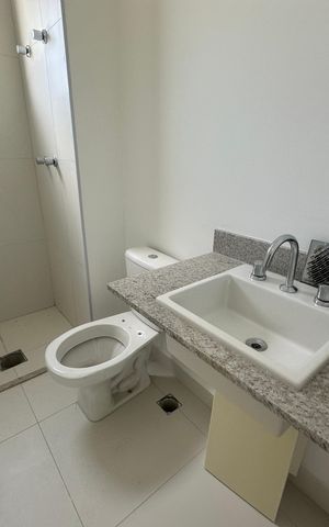 Apartamento à venda com 70m², 3 quartos e 2 vagas Apartamento à venda com 70m², 3 quartos e 2 vagasBanheiro da Suíte