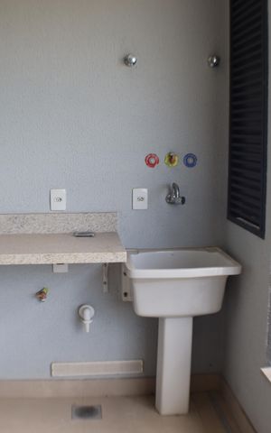 Apartamento à venda com 70m², 3 quartos e 2 vagas Apartamento à venda com 70m², 3 quartos e 2 vagasÁrea de Serviço