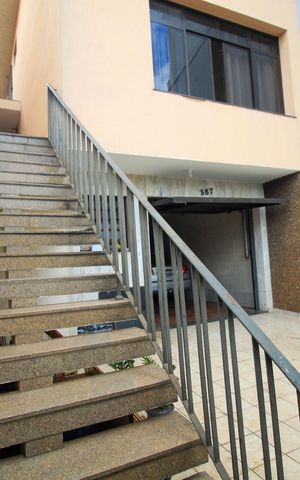 Casa à venda com 300m², 3 quartos e 6 vagas Casa à venda com 300m², 3 quartos e 6 vagasÁrea comum