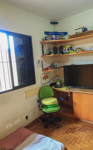 Casa à venda com 300m², 3 quartos e 6 vagas Casa à venda com 300m², 3 quartos e 6 vagasQuarto
