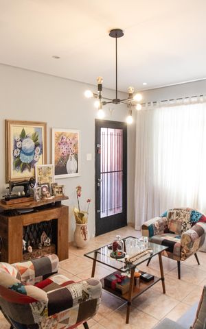 Casa à venda com 115m², 4 quartos e 3 vagas Casa à venda com 115m², 4 quartos e 3 vagasSala