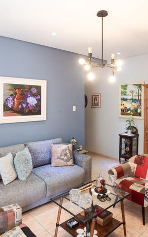 Casa à venda com 115m², 4 quartos e 3 vagas Casa à venda com 115m², 4 quartos e 3 vagasSala