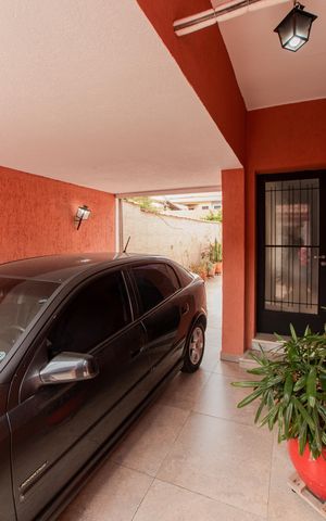 Casa à venda com 115m², 4 quartos e 3 vagas Casa à venda com 115m², 4 quartos e 3 vagasGaragem