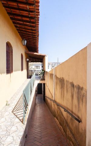 Casa à venda com 289m², 3 quartos e 3 vagas Casa à venda com 289m², 3 quartos e 3 vagasRampa